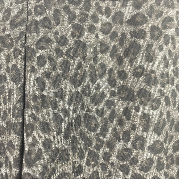 NYDJ Pull On Straight Leg Knit Pants Gray Leopard Print Soft & Stretchy Size 16 - Picture 9 of 14